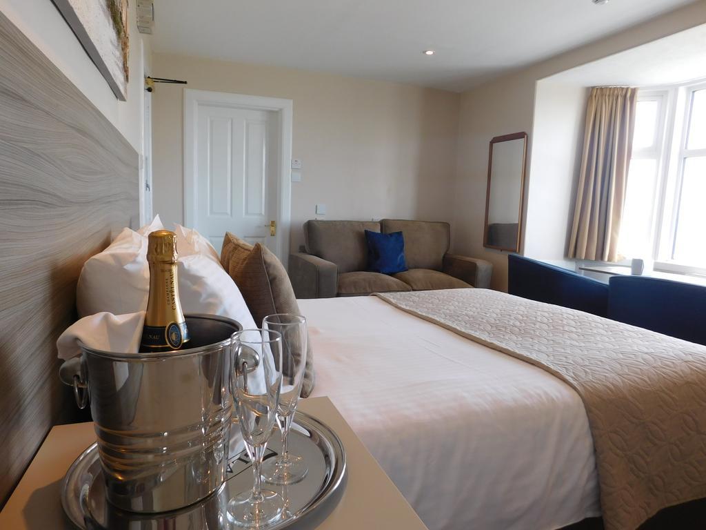 Cullen Bay Hotel Eksteriør billede