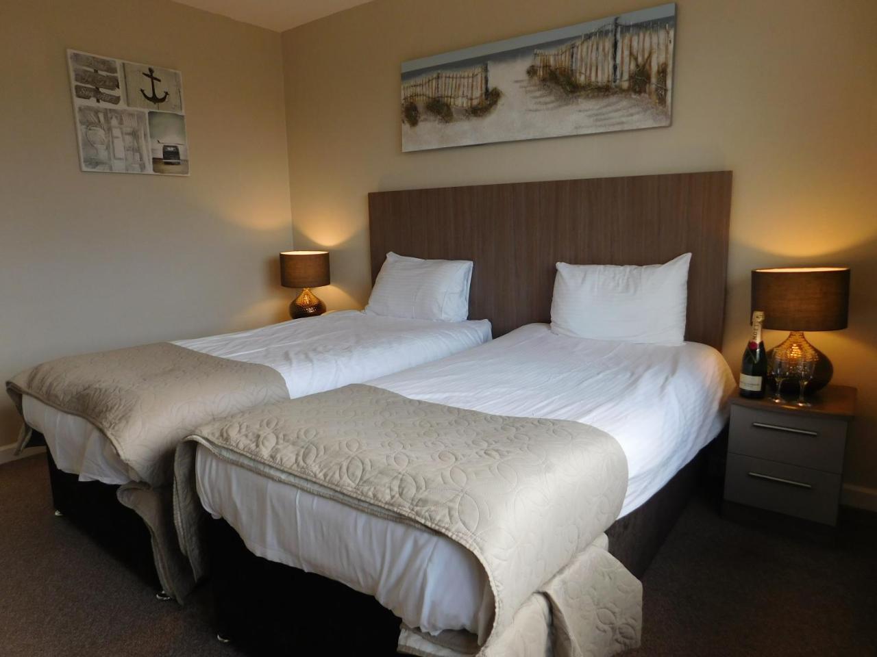 Cullen Bay Hotel Eksteriør billede